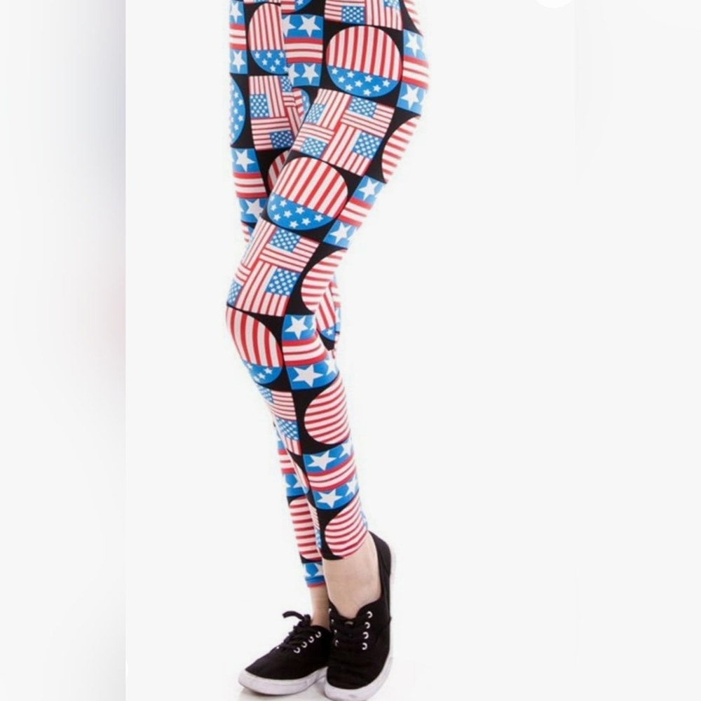 NWT Docelle Mixed Shapes American Flag Printed Pattern LeggingsOne Size [0-12)